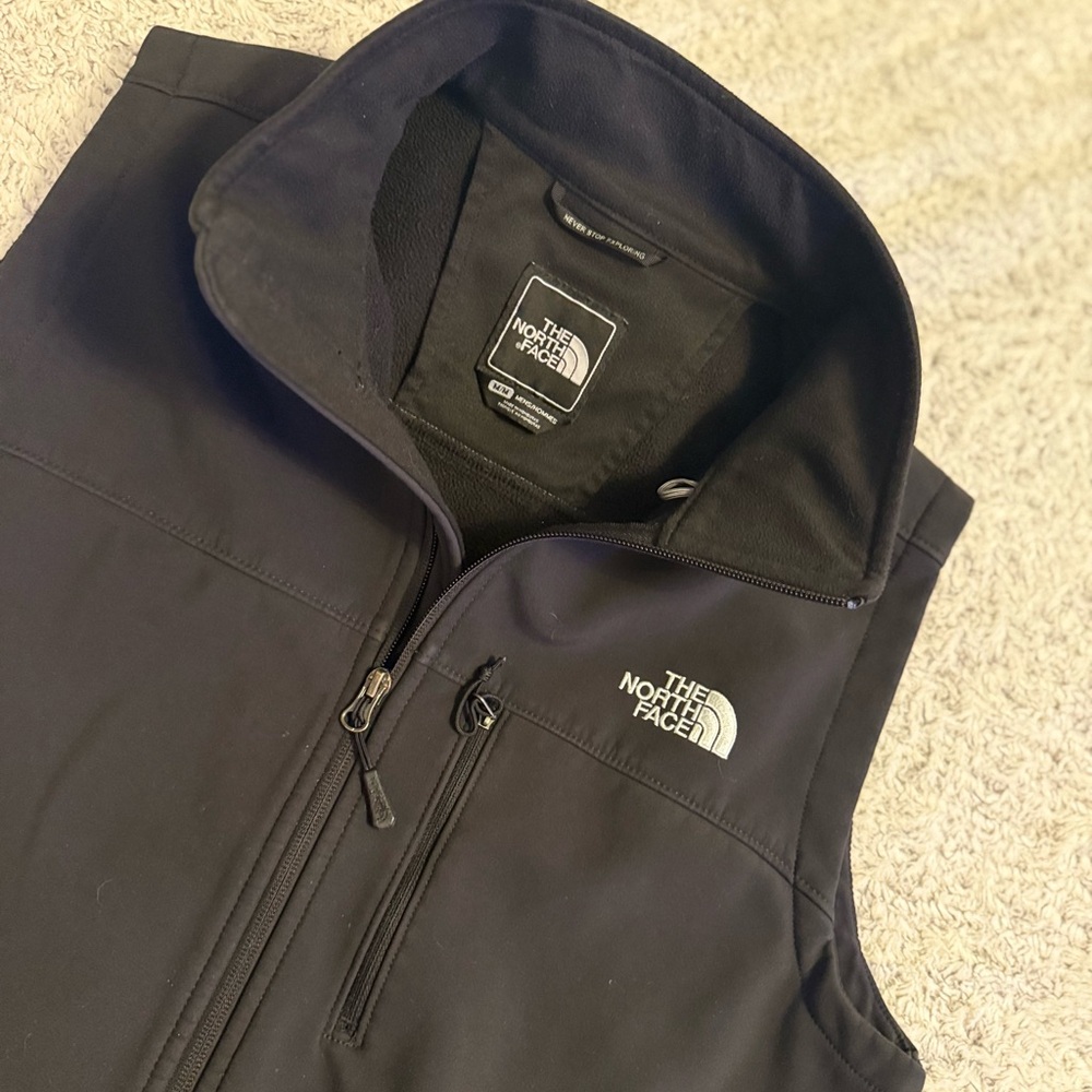 The North Face Men's Dark Gray Vest